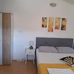 Mika Appartement *