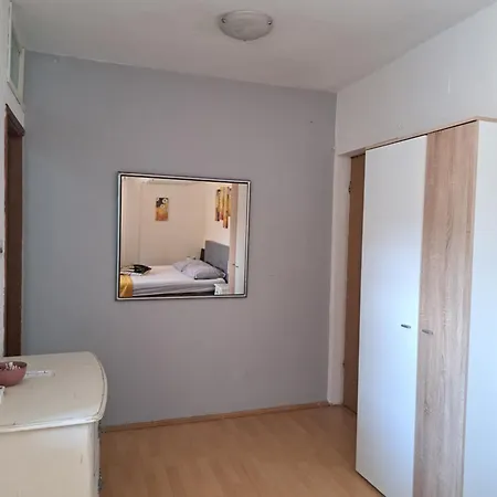 Mika Apartament *